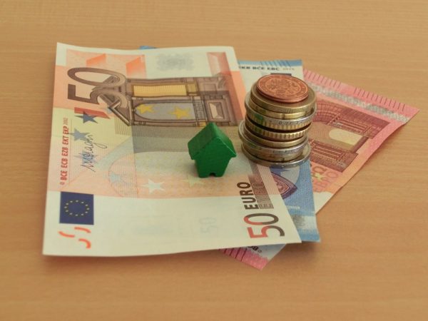haus-mit-geld-1